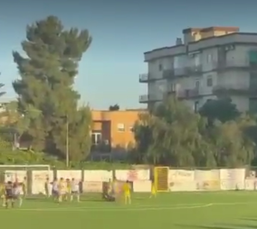 Calcio, Promozione: la Virtus Bisceglie si salva con un gol in rovesciata del portiere all’ultimo minuto dei tempi supplementari Santeramo retrocesso Calcio, Promozione: la Virtus Bisceglie si salva con un gol in rovesciata del portiere all’ultimo minuto dei tempi supplementari Santeramo retrocesso