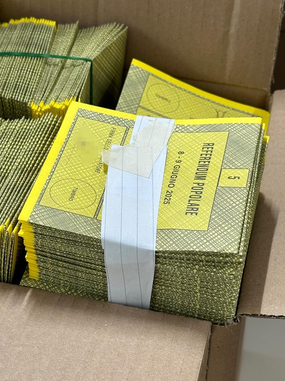 Referendum e ballottaggi: si vota oggi e domani Seggi aperti alle 7 Referendum e ballottaggi: si vota oggi e domani Seggi aperti alle 7