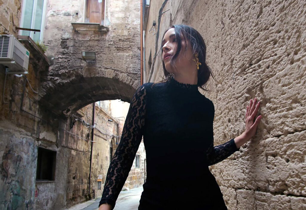 Nei vicoli Marta Spedicato protagonista de 'La Femmina'