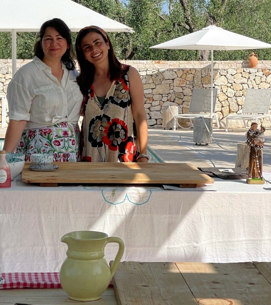 Pima edizione Cala Molinella retreat 2024. Emiko Davies, food writer e giornalista enogastronomica e Antonella Silvestri, socio e marketing coordinator Cala Molinella
