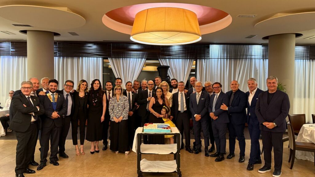 foto gruppo Rotary Club Lucera