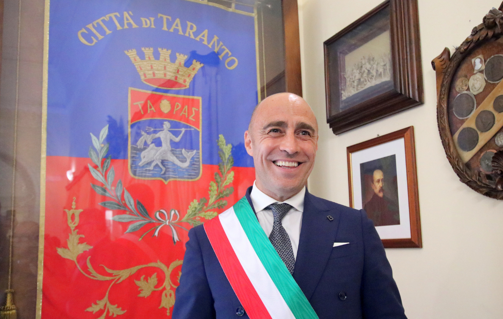 Taranto, dimissioni del sindaco: la contestazione e la vigilia di appuntamenti critici per la città Ieri sera l