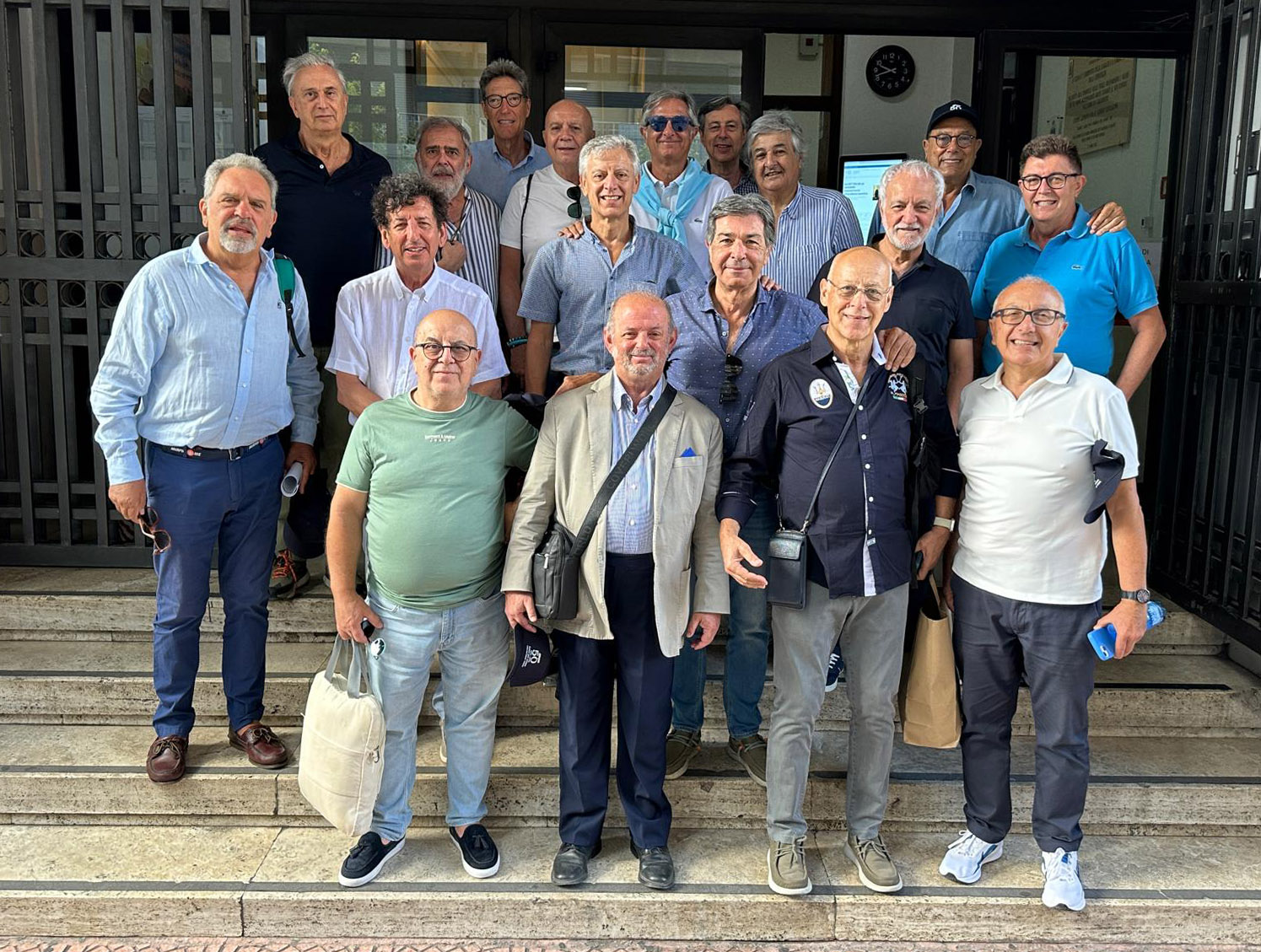 Taranto: quella V E, cinquanta anni dopo Ieri il ritrovo al "Battaglini" Taranto: quella V E, cinquanta anni dopo Ieri il ritrovo al "Battaglini"