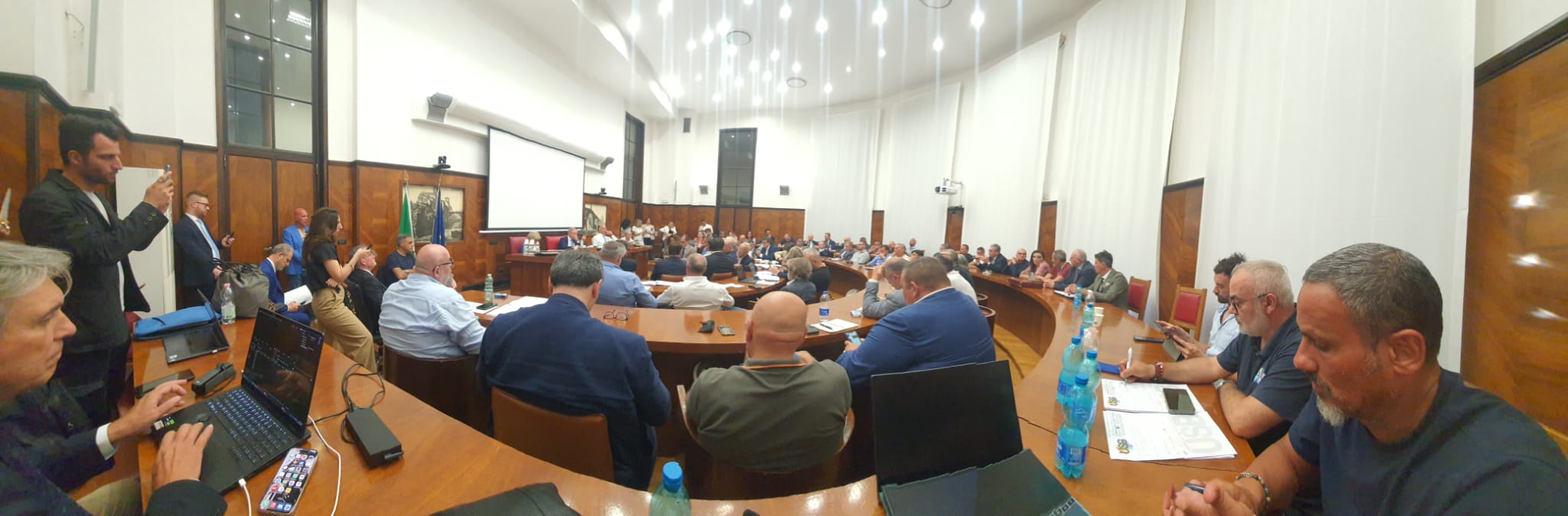 Siderurgico di Taranto: oggi l’incontro interistituzionale fondamentale Ieri il ministro Urso ha illustrato il piano di decarbonizzazione ai sindacati. Usb: impossibile senza intervento istituzionale per l Siderurgico di Taranto: oggi l’incontro interistituzionale fondamentale Ieri il ministro Urso ha illustrato il piano di decarbonizzazione ai sindacati. Usb: impossibile senza intervento istituzionale per l