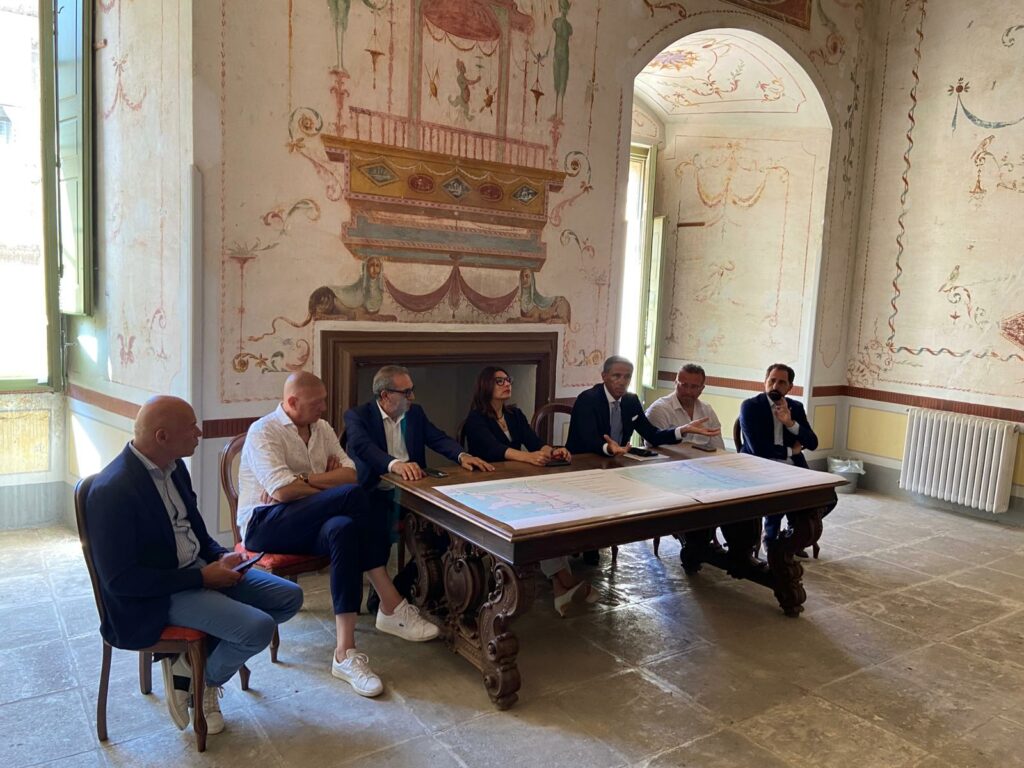 conf stampa bus miccolis