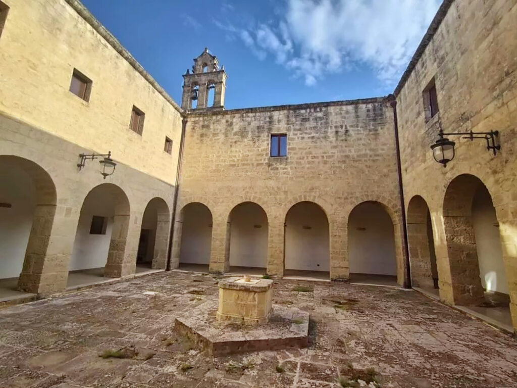 Chiostro convento Padri Riformati Pulsano