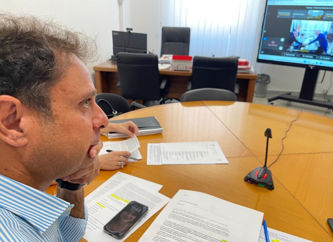 ex ilva vertice per accordo interistituzionale il territorio dice no e resta a casa al ministero presente la regione puglia i sindaci di taranto e statte con il presidente della provincia sonoin videoconferenza e non sottoscrivono l intesa