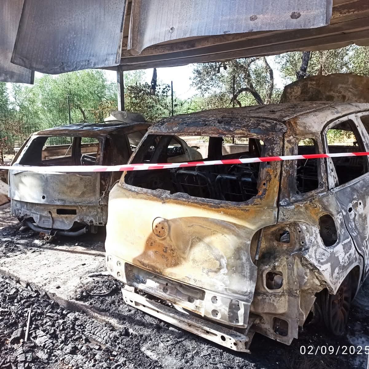 corato incendio a fuoco auto di un ispettore superiore della polizia locale nella notte