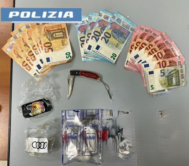 Taranto, accusa: spaccio di droga in pieno centro, arrestato settantenne Un denunciato