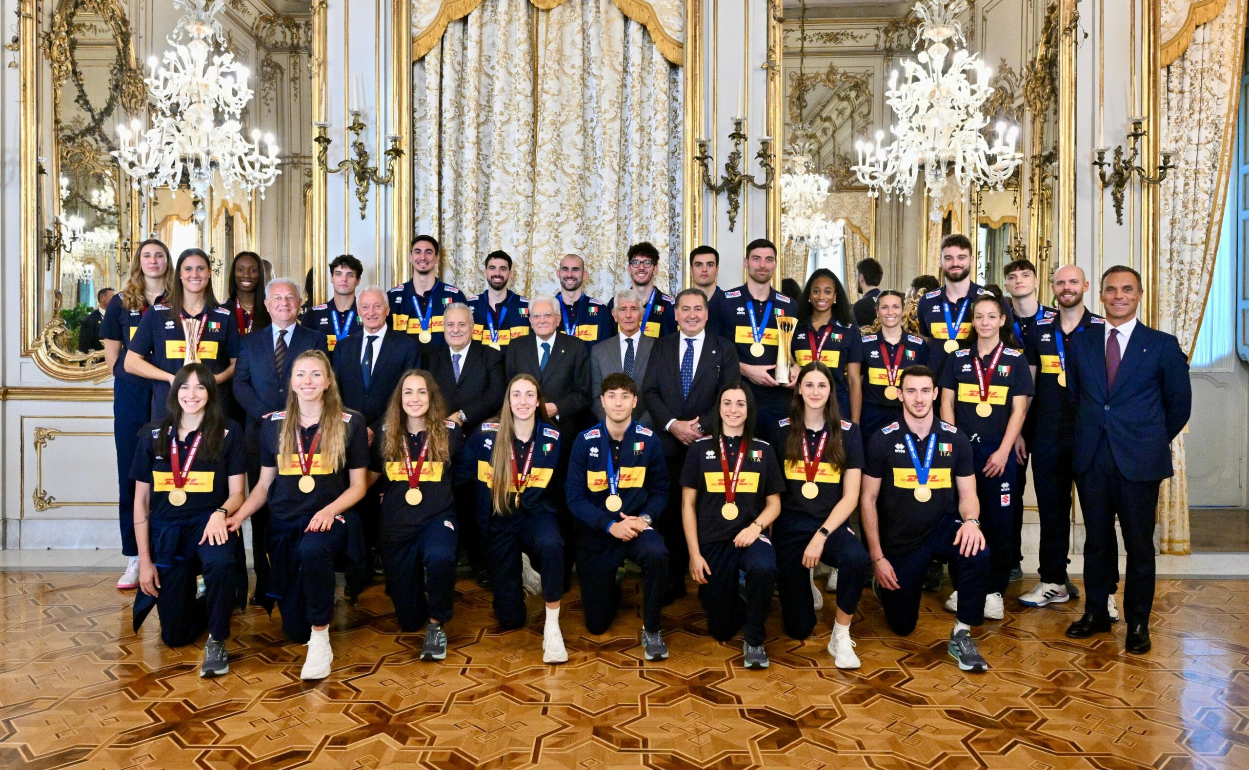 Le nazionali italiane di pallavolo campioni del mondo ricevute dal presidente della Repubblica Ai vertici i pugliesi presidente di federvolley e ct della formazione maschile