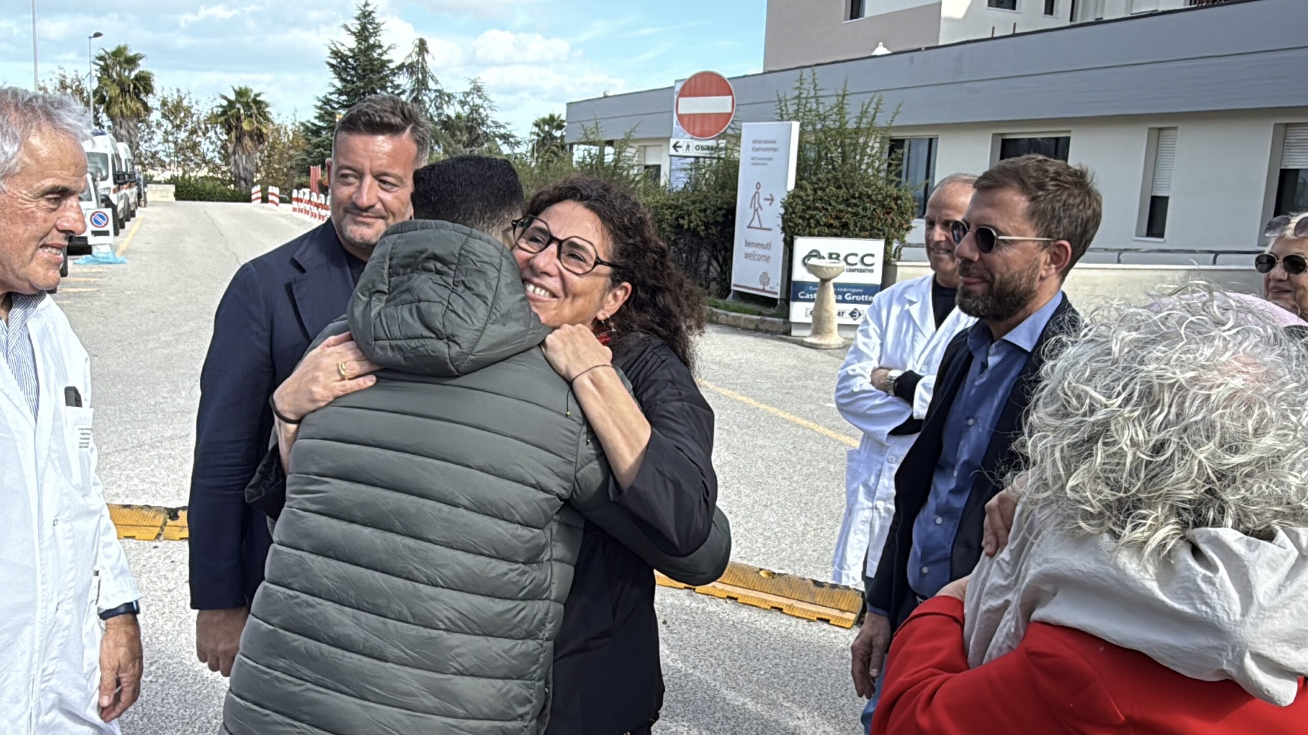 Da Gaza a Castellana Grotte: Baraa inizia (finalmente) le cure al “De Bellis” Oggi l Da Gaza a Castellana Grotte: Baraa inizia (finalmente) le cure al “De Bellis” Oggi l