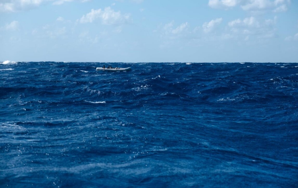 migranti drammatico soccorso nel mediterraneo orientale due persone morte 41 in salvo bari destinazione per lo sbarco la decisione delle autorit224 contestata da mediterranea saving humans mille chilometri troppi