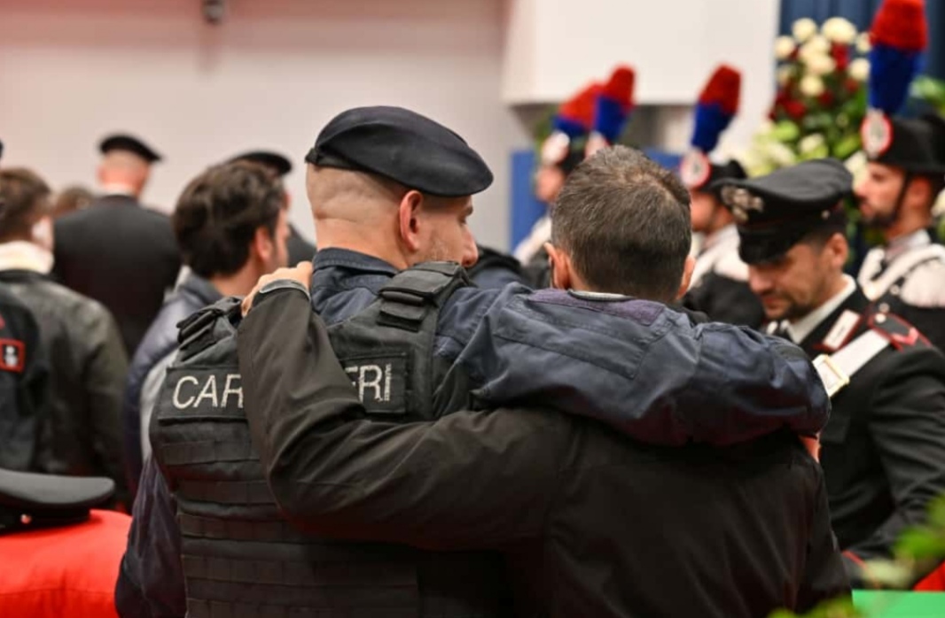Funerali di Stato dei tre carabinieri: il fratello di Marco Piffari, il sacrificio non sia stato vano Lutto nazionale