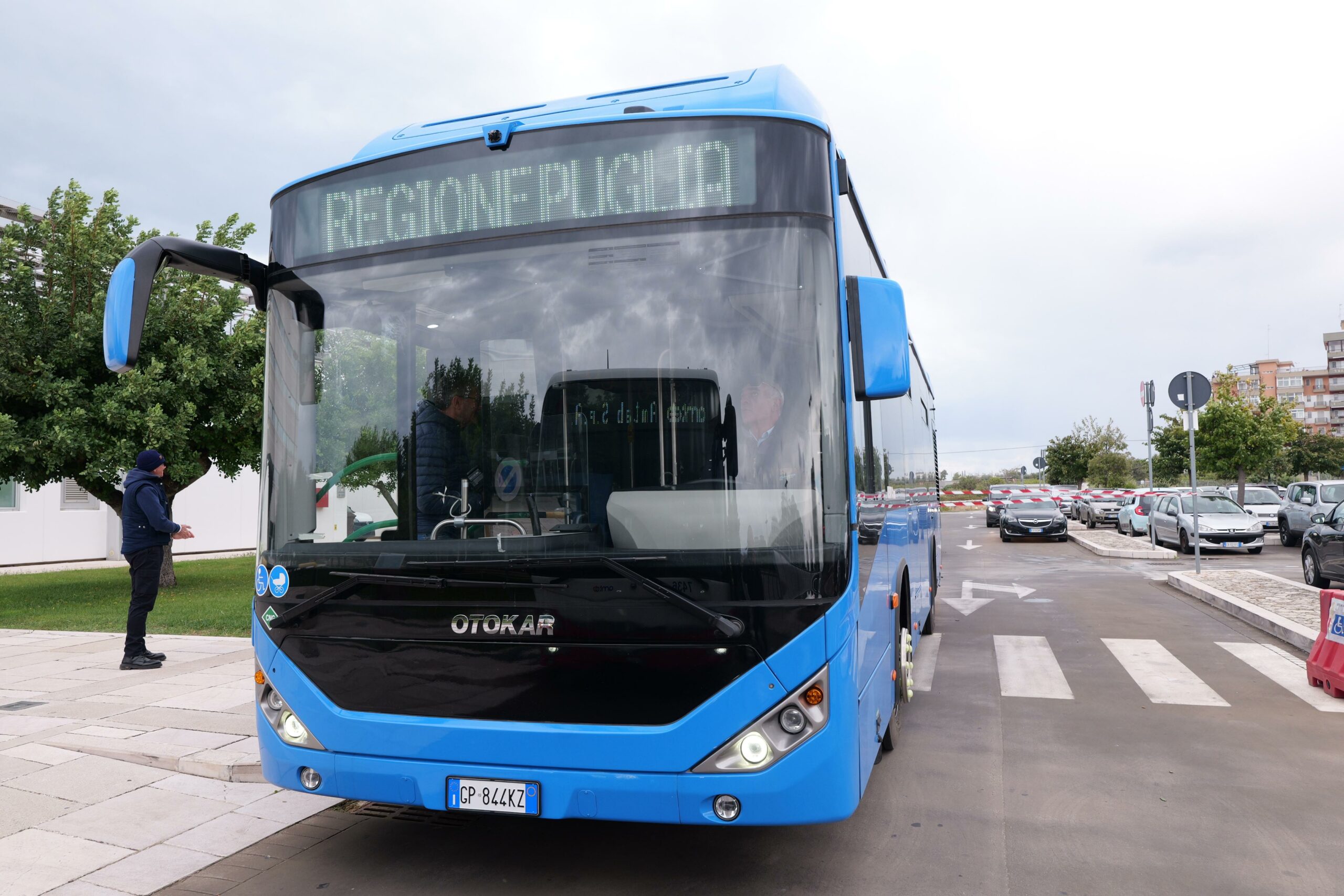 Consegnato al Comune di Castellaneta l’ultimo bus a metano dei 148 acquistati dalla Regione Puglia Venerdì