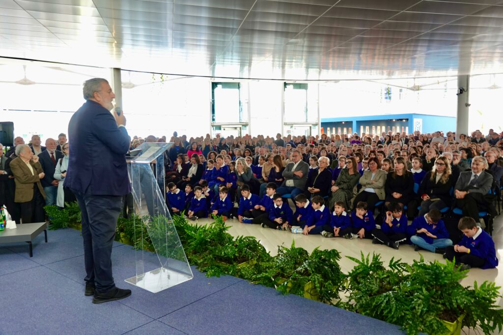 Emiliano saluta i dipendenti regionali e i cittadini (3)