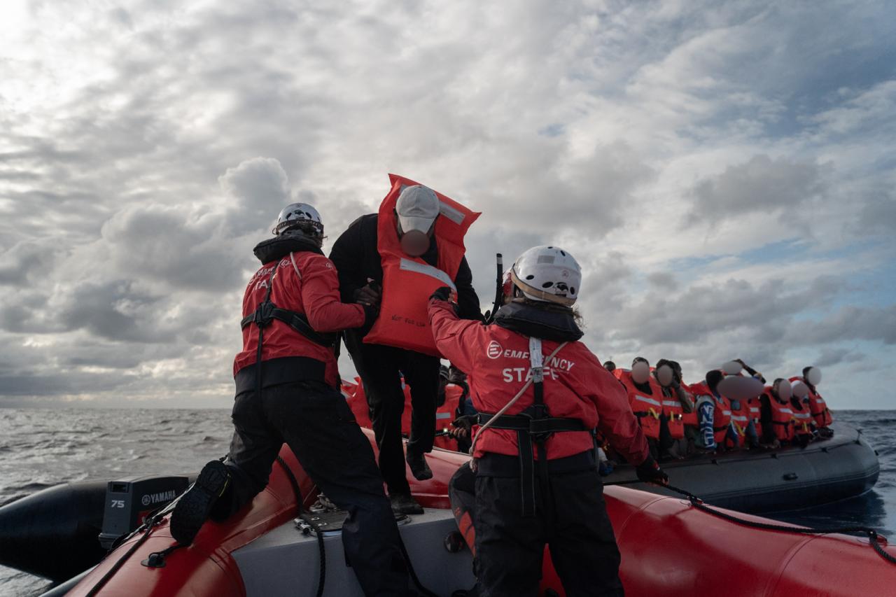 Migranti: domani lo sbarco a Bari di 120 persone salvate in mare Emergency