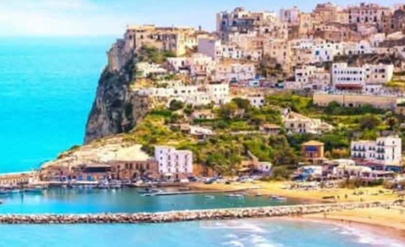 Peschici diventa città Oggi la cerimonia per il riconoscimento Peschici diventa città Oggi la cerimonia per il riconoscimento