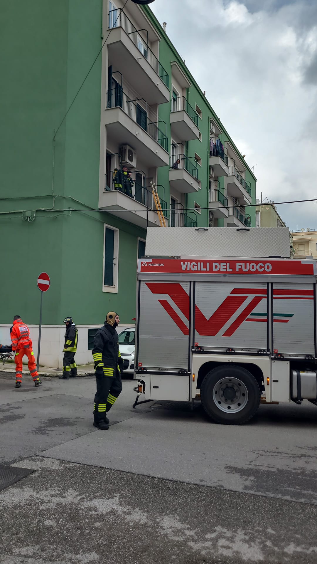 martina franca incendio in casa un uomo trasportato all8217ospedale da dettagliare le cause da Noinotizie.it martina franca incendio in casa un uomo trasportato all8217ospedale da dettagliare le cause