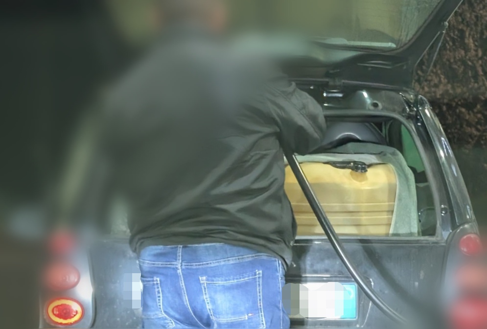 Guerra, carburante e aumenti: c’è chi si attrezza Segnalate file ai primi distributori Guerra, carburante e aumenti: c’è chi si attrezza Segnalate file ai primi distributori