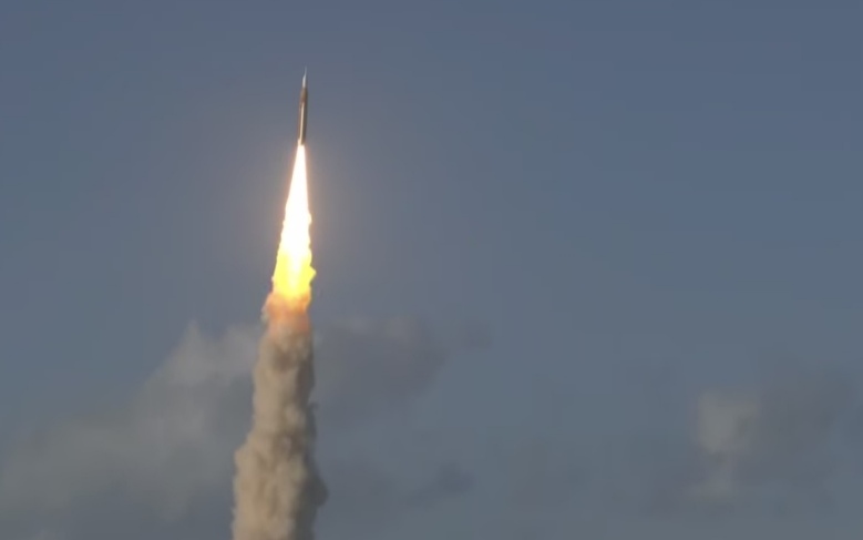 l8217uomo verso la luna dopo 52 anni partita la missione artemis 2 nella notte italiana da Noinotizie.it l8217uomo verso la luna dopo 52 anni partita la missione artemis 2 nella notte italiana