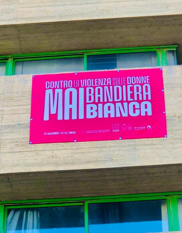 Matera: “Mai bandiera bianca” contro la violenza sulle donne Campagna di sensibilizzazione Anci-dipartimento pari opportunità della presidenza del Consiglio