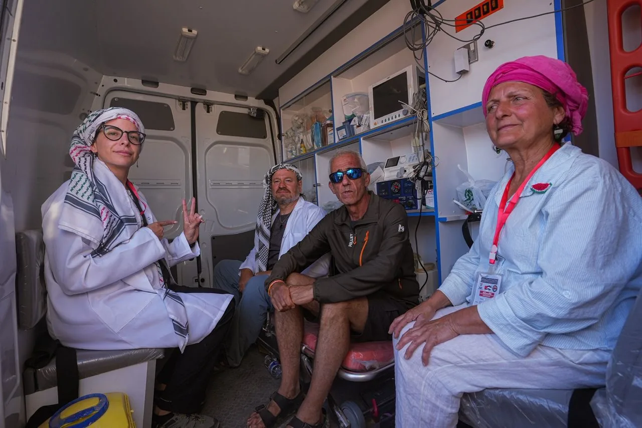 una foggiana e un molfettese gli italiani nel convoglio di terra global sumud arrestati in libia orientale gli altri attaccati nella notte chiesto ai governi di adoperarsi per l immediato rilascio degli attivisti fra cui i due pugliesi da Noinotizie.it una foggiana e un molfettese gli italiani nel convoglio di terra global sumud arrestati in libia orientale gli altri attaccati nella notte chiesto ai governi di adoperarsi per l immediato rilascio degli attivisti fra cui i due pugliesi