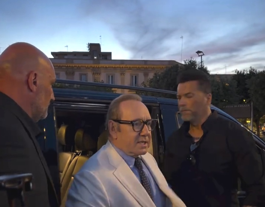 foggia il premio honorary monde 2026 a kevin spacey ieri l attore premio oscar nella citt224 dauna da Noinotizie.it foggia il premio honorary monde 2026 a kevin spacey ieri l attore premio oscar nella citt224 dauna
