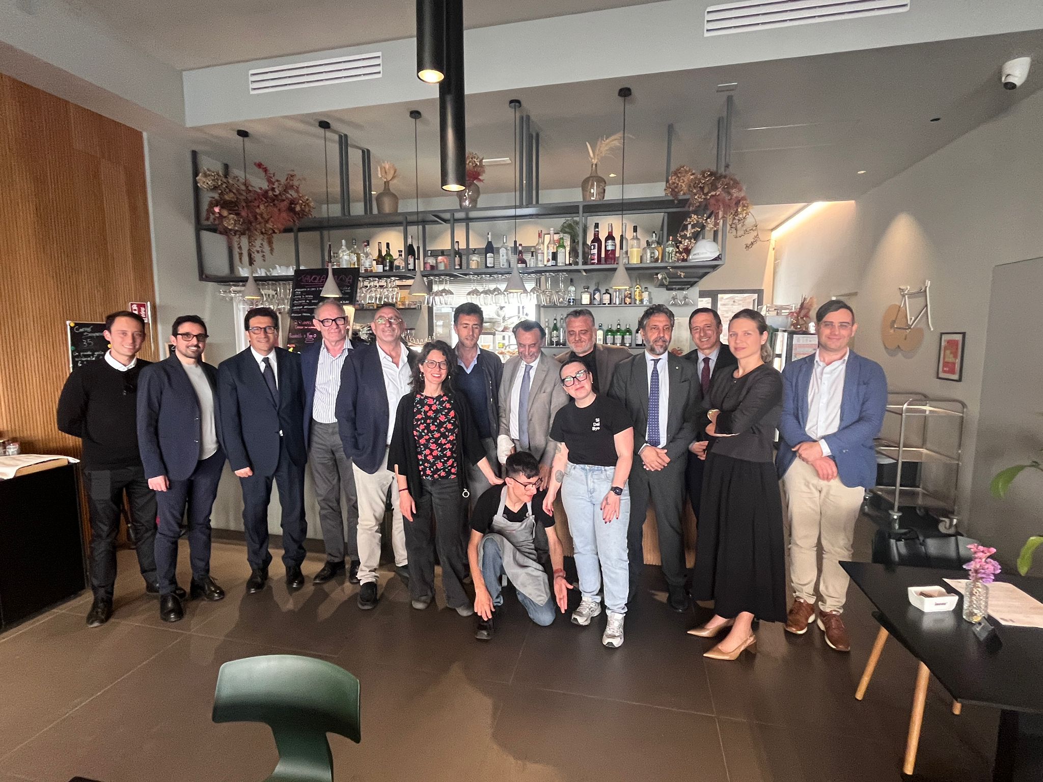 Confindustria Lecce: riunione del consiglio di presidenza in un bar esempio di inclusione Ieri