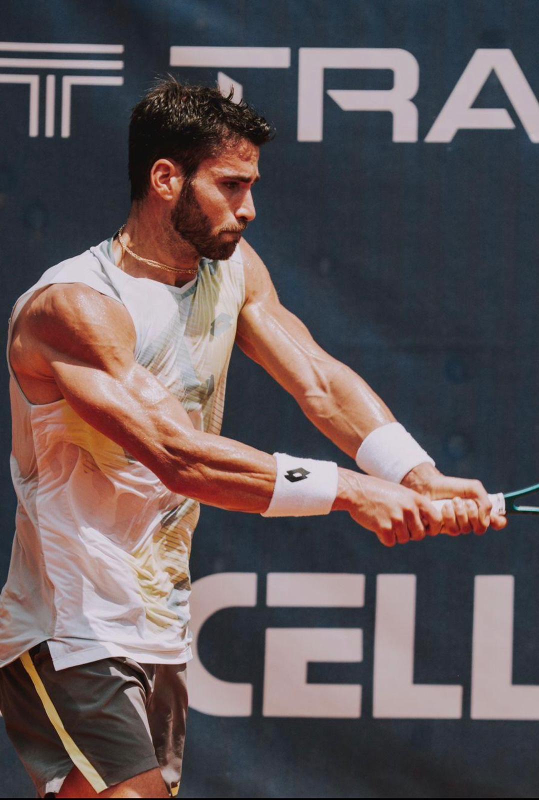 Andrea Pellegrino, “il gladiatore di Bisceglie” e l’ottima figura nel match con Jannik Sinner Tennis: ieri agli ottavi di finale si è interrotta la corsa del pugliese negli Internazionali d'Italia
