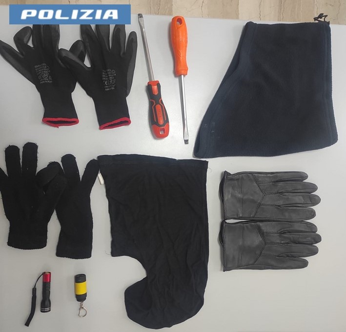 Martina Franca: quattro arresti durante il furto in casa Polizia