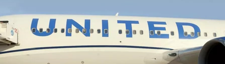 Aereo partito da Venezia colpisce un palo della luce e un camion nell’atterraggio a Newark Ferito l'autista del furgone