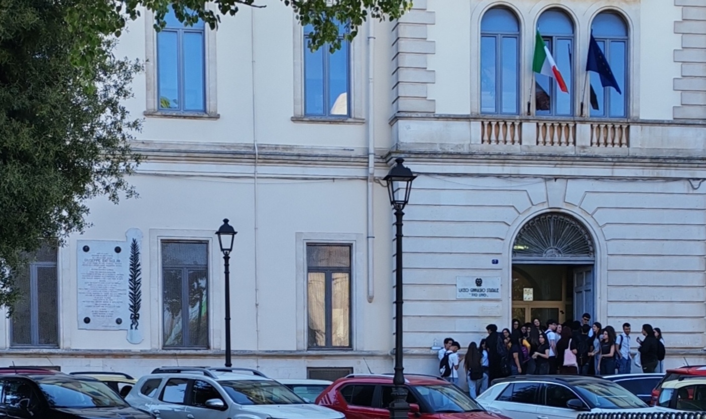maturit224 tracce pavese calabresi fra le altre prima prova da Noinotizie.it maturit224 tracce pavese calabresi fra le altre prima prova