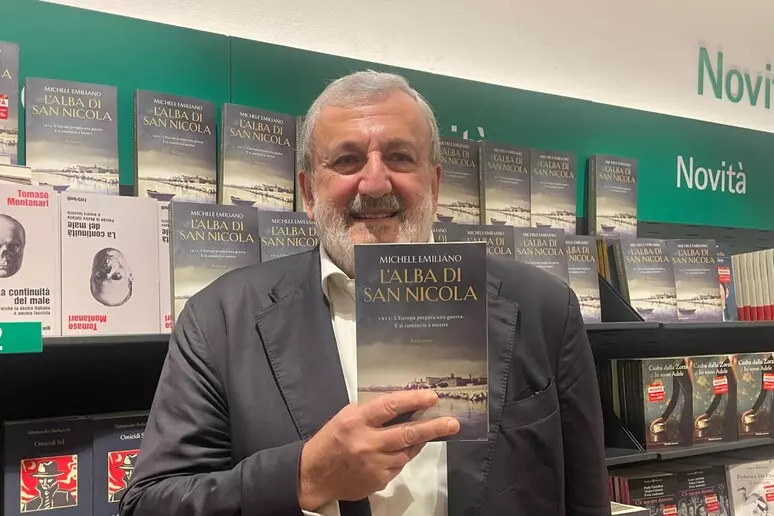 Michele Emiliano presenta il suo primo romanzo a Foggia Oggi