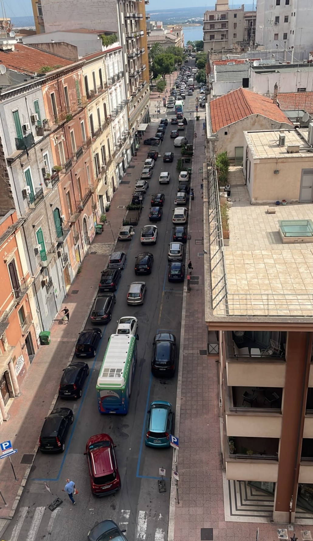 taranto traffico urbano che mattinata con i lavori in corso e un auto incendiata da Noinotizie.it taranto traffico urbano che mattinata con i lavori in corso e un auto incendiata