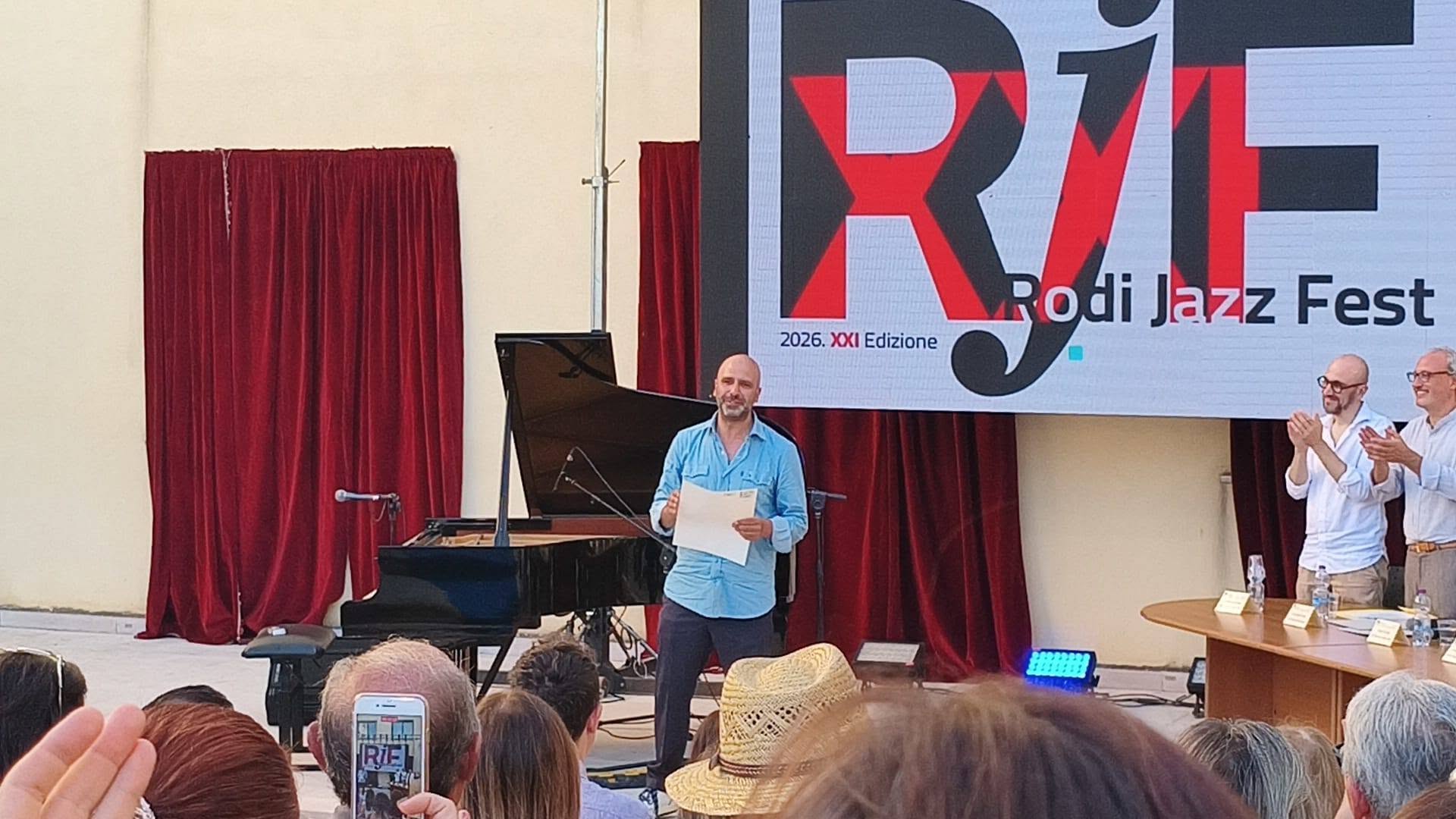 Checco Zalone: laurea honoris causa in pianoforte jazz a Pasquale Luca Medici Conservatorio di Foggia
