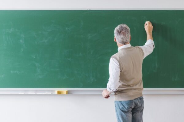 Maturità: commissari esterni, da oggi le nomine. Compensi fermi al decreto del 2007 Insediamento il 16 giugno