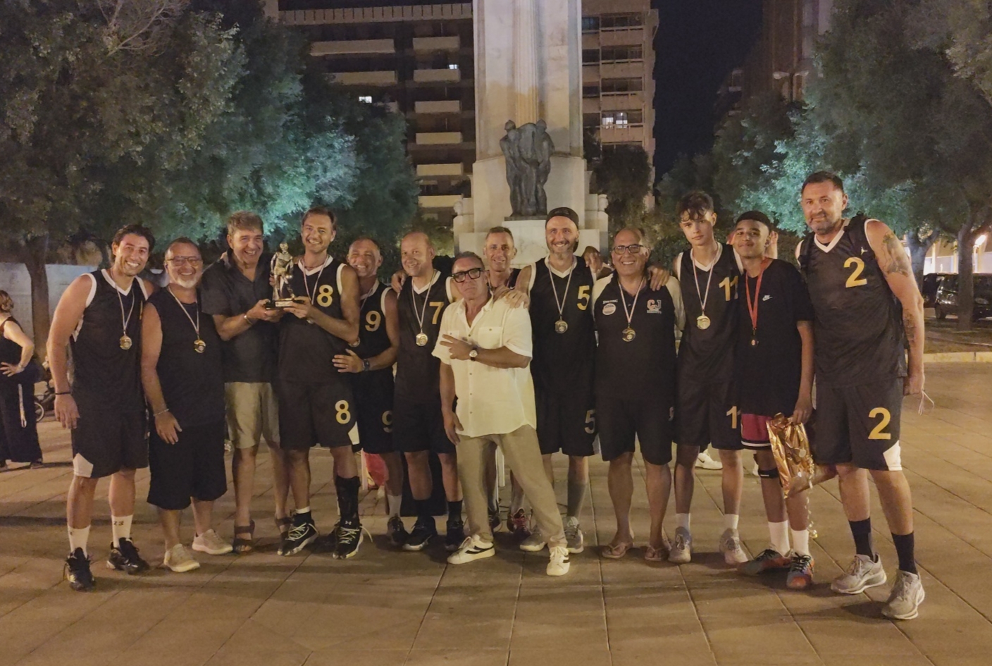taranto torneo dei bar ha vinto il royal pallacanestro in piazza da Noinotizie.it taranto torneo dei bar ha vinto il royal pallacanestro in piazza