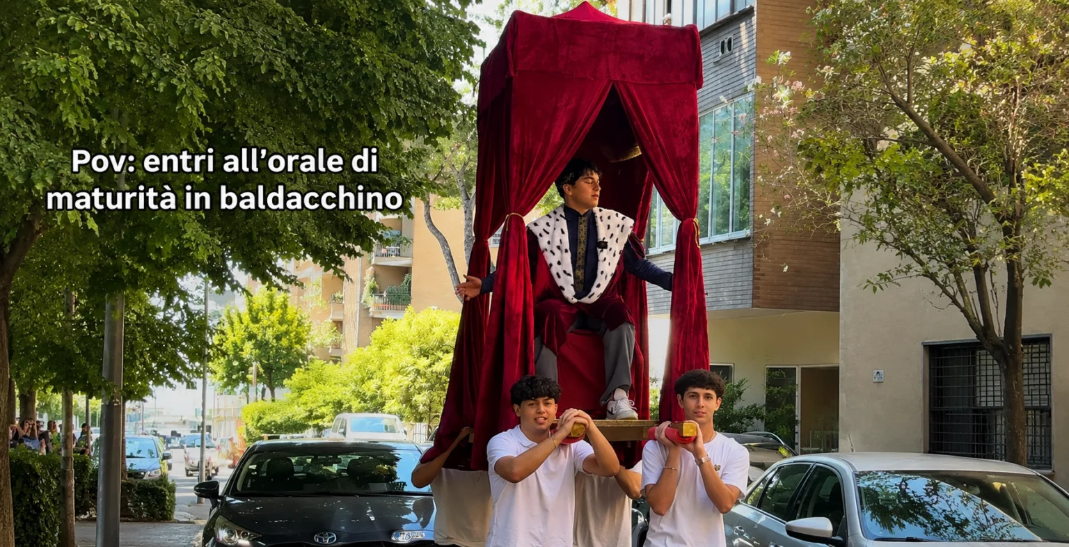maturit224 lo studente che si 232 presentato all8217orale su un letto a baldacchino cnddu riflettere sul significato educativo dei riti di passaggio da Noinotizie.it maturit224 lo studente che si 232 presentato all8217orale su un letto a baldacchino cnddu riflettere sul significato educativo dei riti di passaggio
