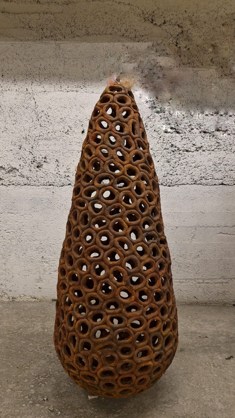 Grottaglie: a “Bivdu” di Christin Løkke il primo premio del concorso di ceramica contemporanea “Mediterraneo” Mostra in corso