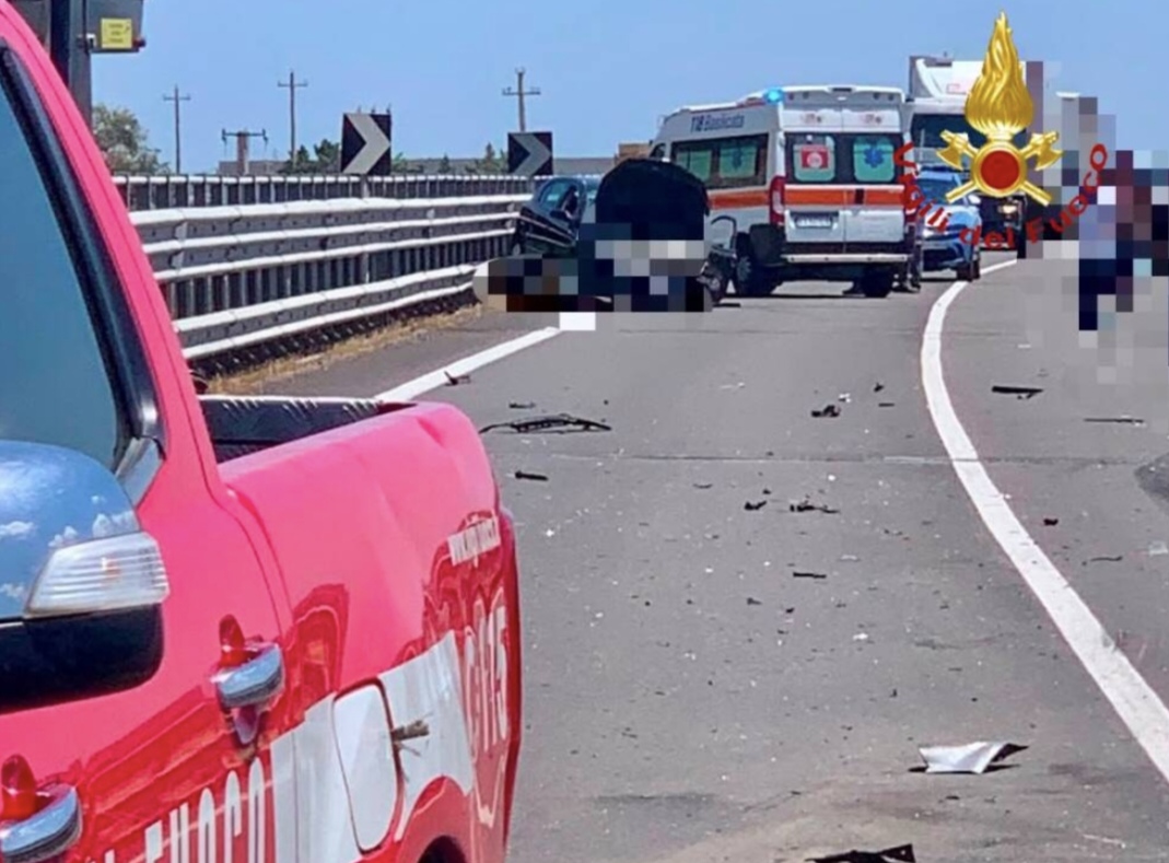 tursi scontro fra tre auto un morto incidente in tangenziale di foggia sei veicoli coinvolti tra i feriti uno 232 grave oggi da Noinotizie.it tursi scontro fra tre auto un morto incidente in tangenziale di foggia sei veicoli coinvolti tra i feriti uno 232 grave oggi