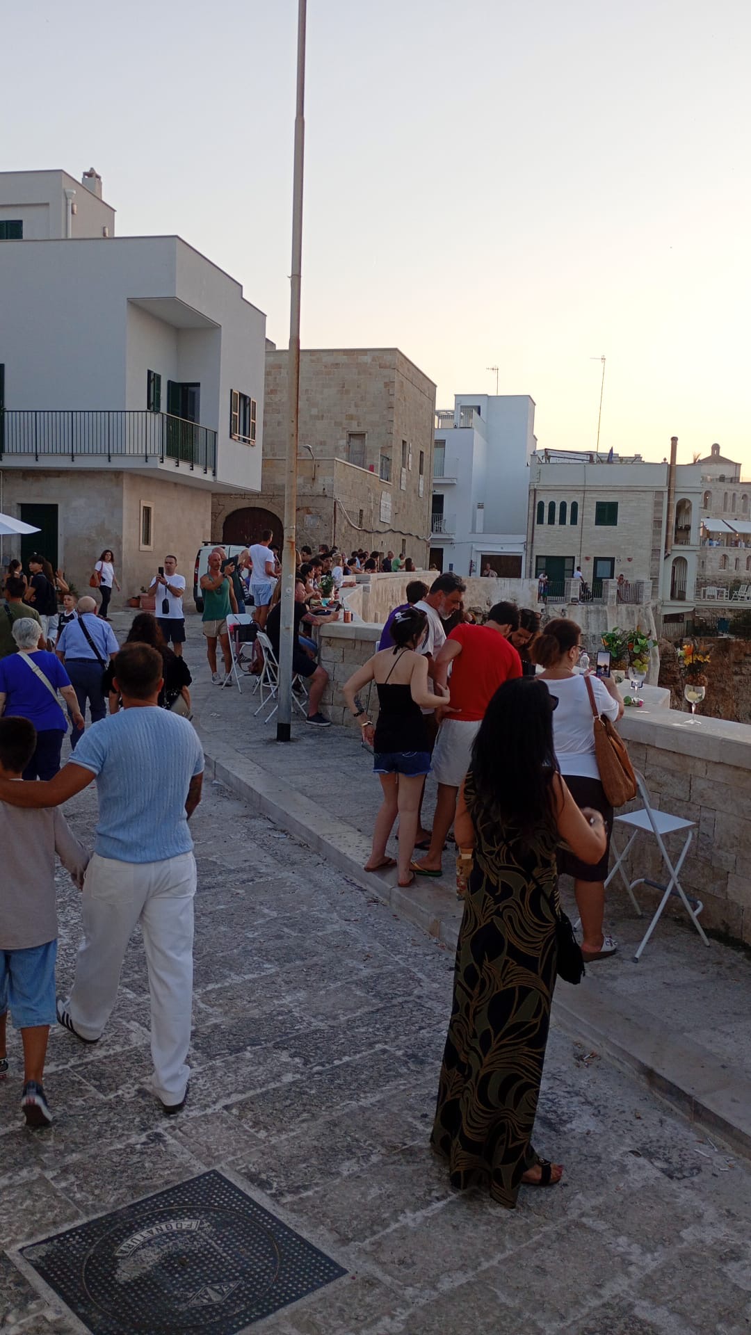 Polignano a Mare: movida e rispetto dei residenti, controlli sul lungomare Ardito Polizia locale e Guardia di finanza