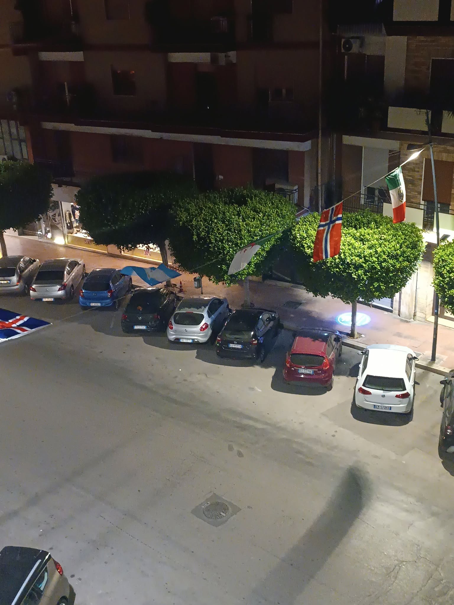 Verso i Giochi del Mediterraneo: bandiere nelle strade di Taranto Viale Liguria