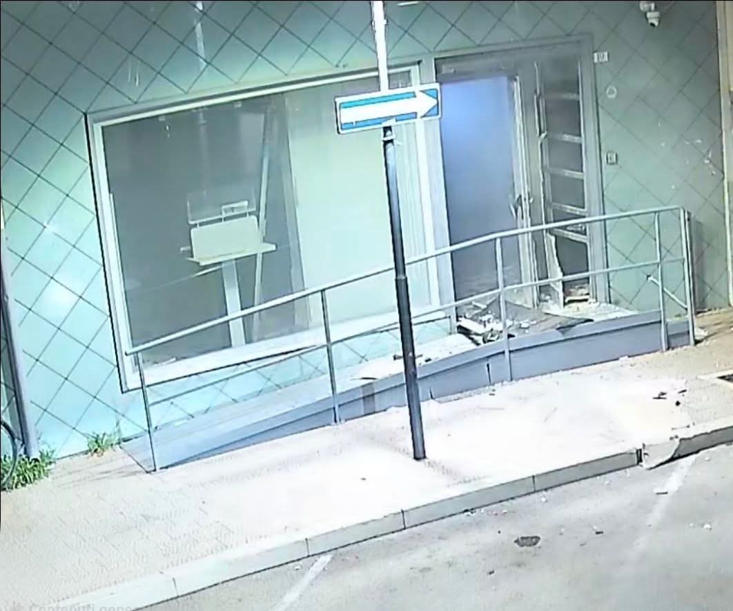 Stornarella: assalto a vuoto a sportello postamat, impianto distrutto Nella notte