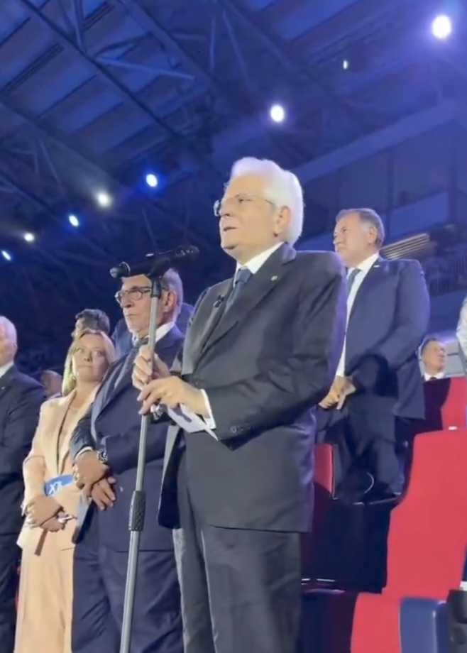 Anche a Taranto la conferma: la star è lui Applausometro: Mattarella, Ferrarese, la bandiera con l'inno e i protagonisti, gli atleti