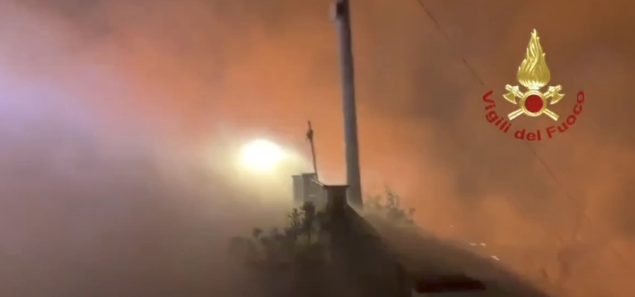 incendi quello in molise con spegnimento anche nella notte quello ad alberona vigili del fuoco e operatori della protezione civile da Noinotizie.it incendi quello in molise con spegnimento anche nella notte quello ad alberona vigili del fuoco e operatori della protezione civile