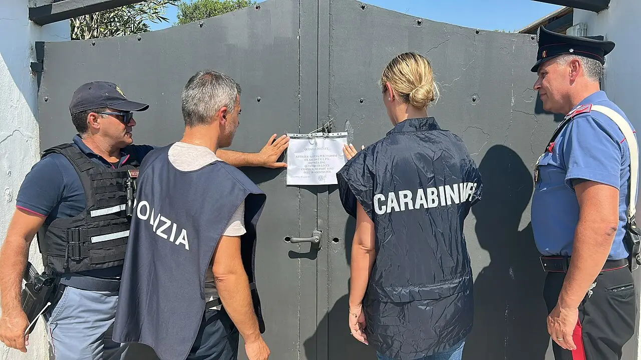 Stop per due settimane al “Praja” di Gallipoli: contestati reati nella zona della struttura, compresi stupri su minori Provvedimento del questore. La proprietà: bloccati un locale fra i più importanti d'Europa e l'attività di circa duecento collaboratori. Sempre garantite collaborazione, trasparenza e professionalità
