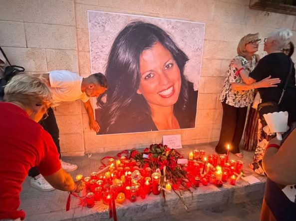 funerali di lorena isceri oggi a squinzano lutto cittadino per la vittima di femminicidio la salma arriva da firenze da Noinotizie.it funerali di lorena isceri oggi a squinzano lutto cittadino per la vittima di femminicidio la salma arriva da firenze