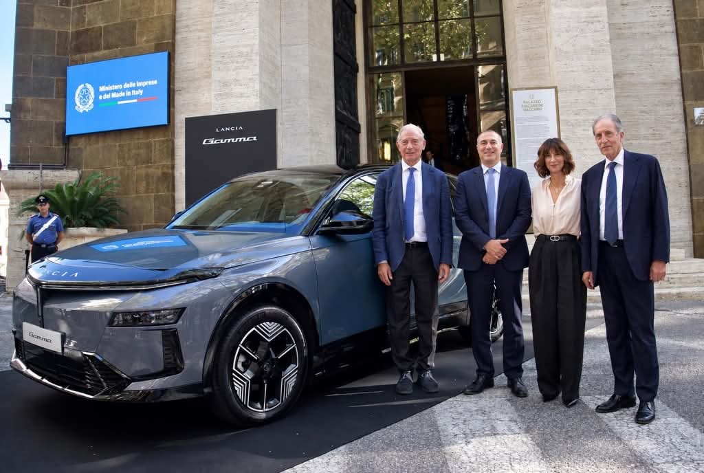 presentata la nuova lancia gamma sar224 prodotta a melfi nello stabilimento stellantis da Noinotizie.it presentata la nuova lancia gamma sar224 prodotta a melfi nello stabilimento stellantis