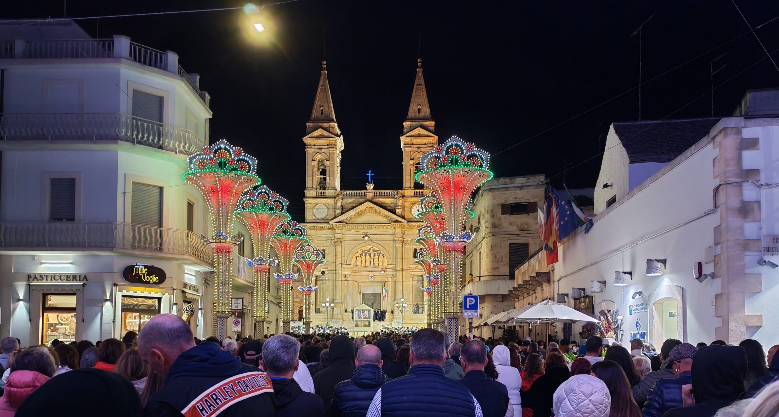 alberobello la messa della notte per i pellegrini e per questi tempi malati santi medici da Noinotizie.it alberobello la messa della notte per i pellegrini e per questi tempi malati santi medici