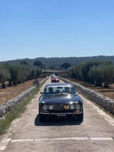 Per strada tra gli ULIVI DONNE e MOTORI 26 Per strada tra gli ULIVI DONNE e MOTORI 26